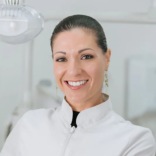 Dra. Luciana Dias Zanette, dentista da Oral Infinity