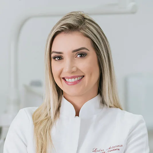 Dra. Luisa Antonow da Costa, dentista da Oral Infinity